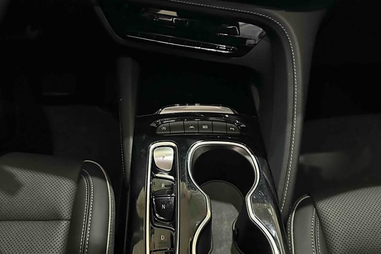 Used Buick Envision 2022 Encore Plus 652T Five-Seat Luxury Model
