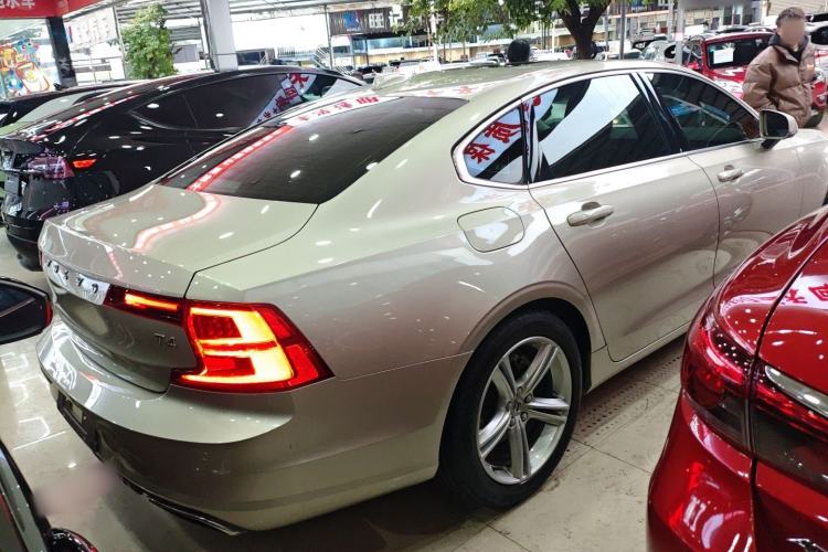 Used Volvo S90 2018 T4 Zhiyuan Edition
