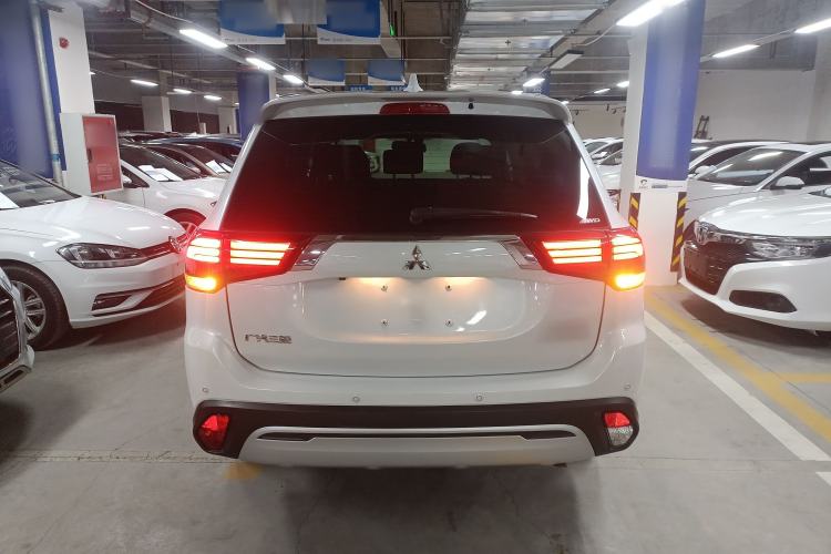 Used Mitsubishi Outlander 2020 2.4L 4x4 Zhi Xiang Edition 7-Seater
