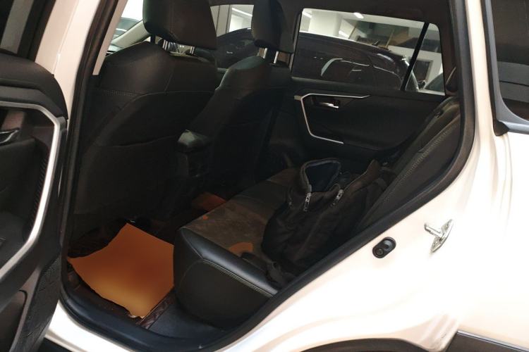 Used Toyota RAV4 2022 2.0L CVT 4x4 Style Plus Edition
