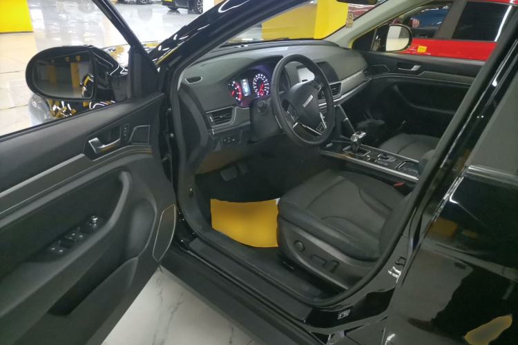 Used Haval H6 2021 Sport Edition 1.5T Automatic Elite Smart Connectivity Model with Hexagonal Grille
