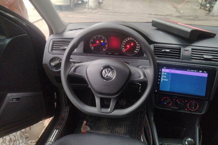 Used Volkswagen Santana 2016 1.4L Manual Fashion Edition
