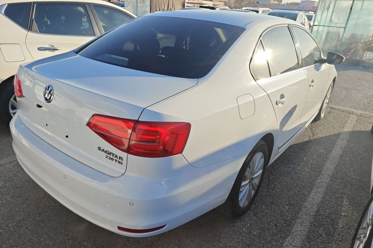 Used Volkswagen Sagitar 2015 230TSI Automatic Comfort Version
