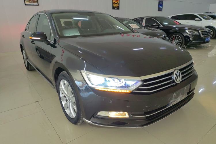 Used Volkswagen Magotan 2018 Facelift 330TSI DSG Luxury Model
