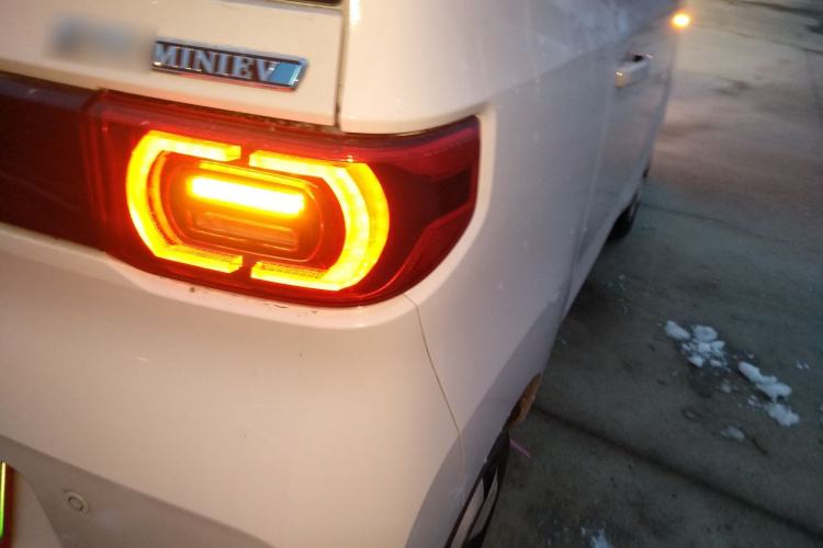 Used Wuling Hongguang MINIEV 2021 Macaron Premium Model – Lithium-NMC
