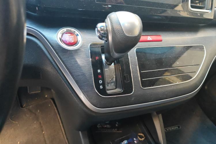 Used Honda Elysion 2016 2.4L Luxury Edition
