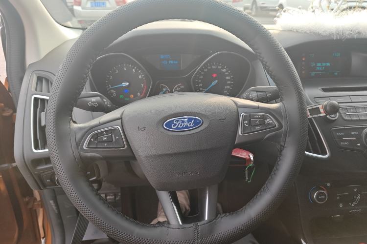 Used Ford Focus 2015 Hatchback EcoBoost 125 Automatic Supreme Style Edition
