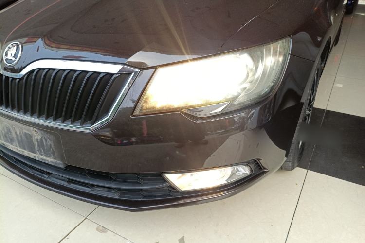 Used Skoda Superb 2013 1.4TSI Manual Shengshi Edition
