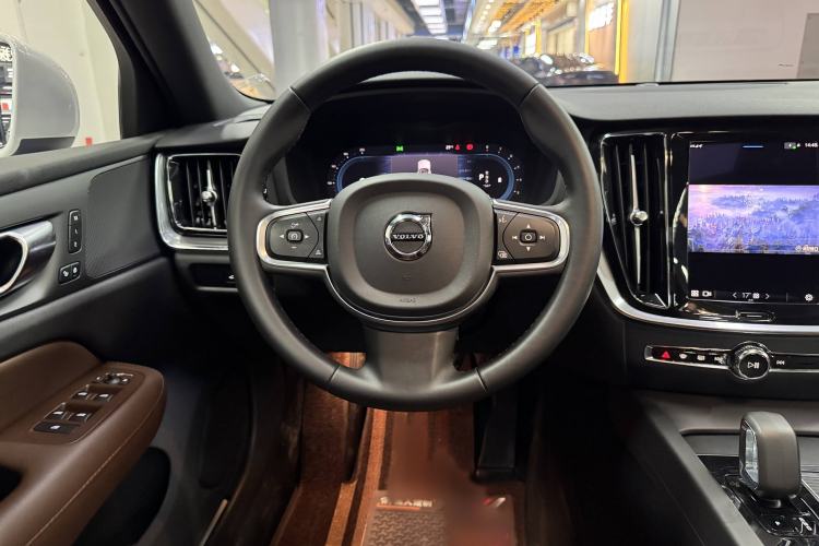 Used Volvo S60 2025 B4 Zhiyi Luxury Edition
