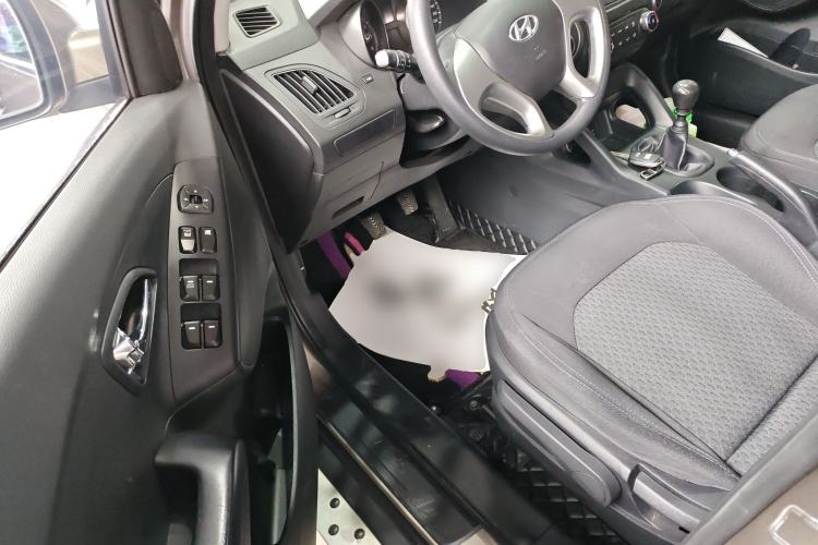 Used Hyundai ix35 2015 2.0L Manual Two-Wheel Drive Comfort Version China IV Standard
