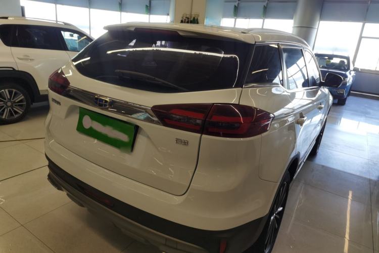 Used Geely Auto Emgrand X7 Sport 2018 1.8TD Automatic Two-Wheel Drive ZhiZun Model with 4G Connectivity
