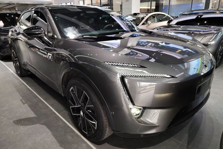 Used Avatr 11 2023 HarmonyOS Version Smart Enjoyment Upgrade Model 90-Degree Rear-Wheel Drive Edition
