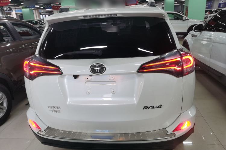 Used Toyota RAV4 2016 2.0L CVT Two-Wheel Drive Comfort Edition China V Standard
