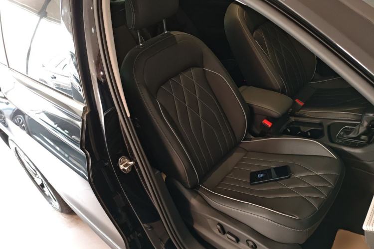 Used Volkswagen Tiguan L 2022 330TSI Automatic Two-Wheel Drive Smart Edition
