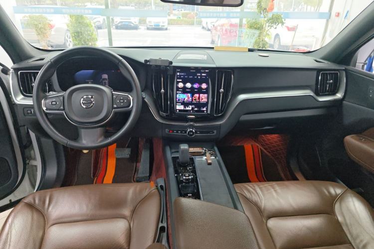 Used Volvo XC60 2022 B5 4x4 Zhiyi Luxury Edition