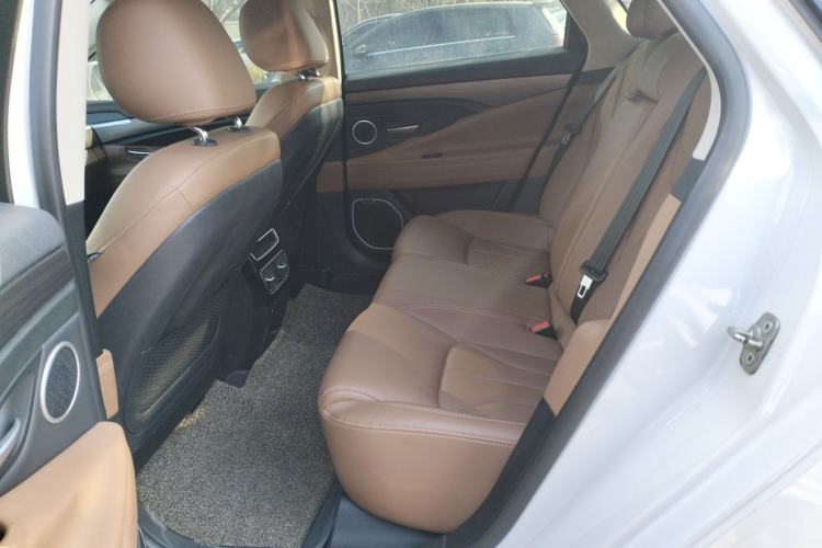 Used Geely Auto Emgrand GT 2017 2.4L Luxury Model
