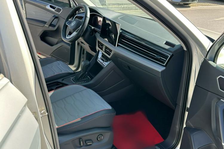 Used Volkswagen Tiguan L 2022 330TSI Automatic Two-Wheel Drive R-Line Enhanced Edition
