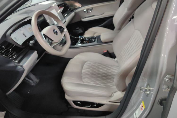 Used BYD Han 2025 EV with 701 km of Laser Radar-Enabled Intelligent Driving
