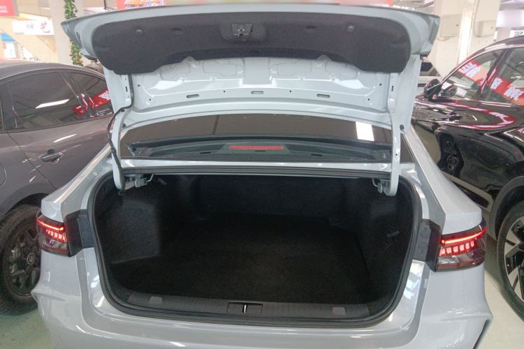 Used Chery Fengyun A8 2025 Model 70km Basic Version