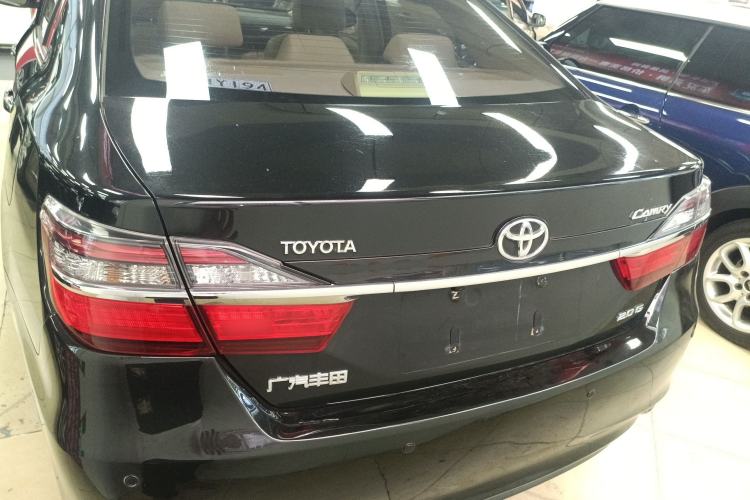 Used Toyota Camry 2016 2.0G 10th Anniversary Leading Edition
