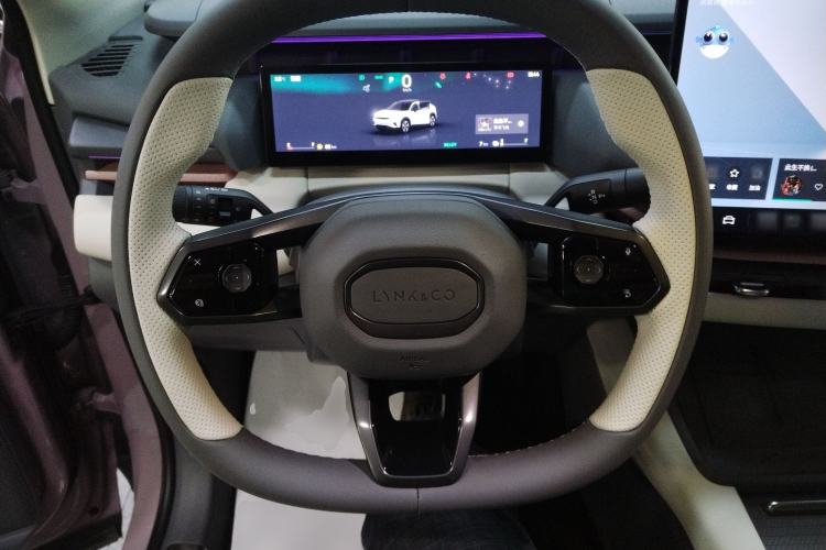 Used Lynk & Co 06 EM-P 2023 EM-P 126 Long-Range Halo