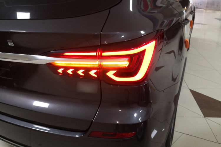 Used Roewe RX5 2023 PLUS 330TGI Automatic Trendsetting Smart Edition
