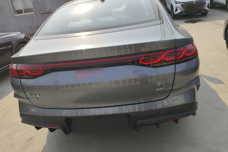 Used BYD Qin L 2025 DM-i Smart Drive 80KM Leading Model
