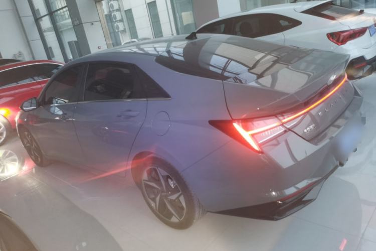 Used Hyundai Elantra 2022 1.5L CVT LUX Prestige Edition