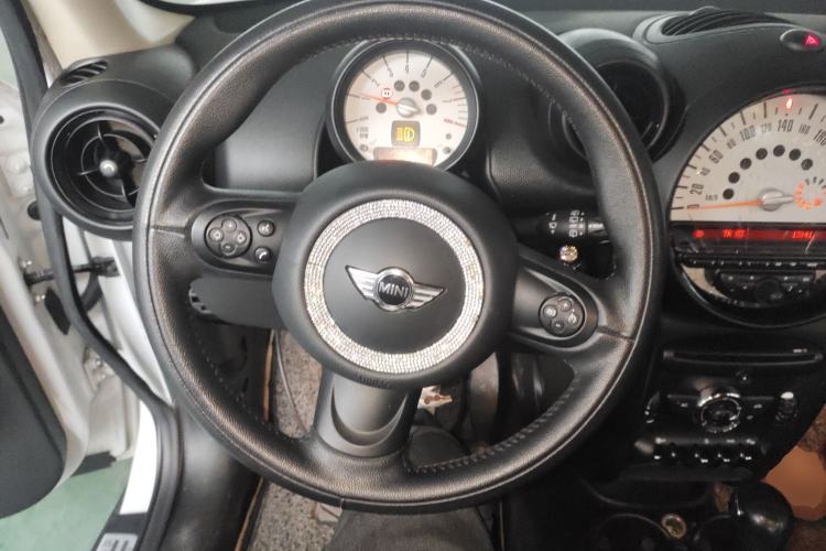 Used  Countryman 2011 1.6L COOPER Fun
