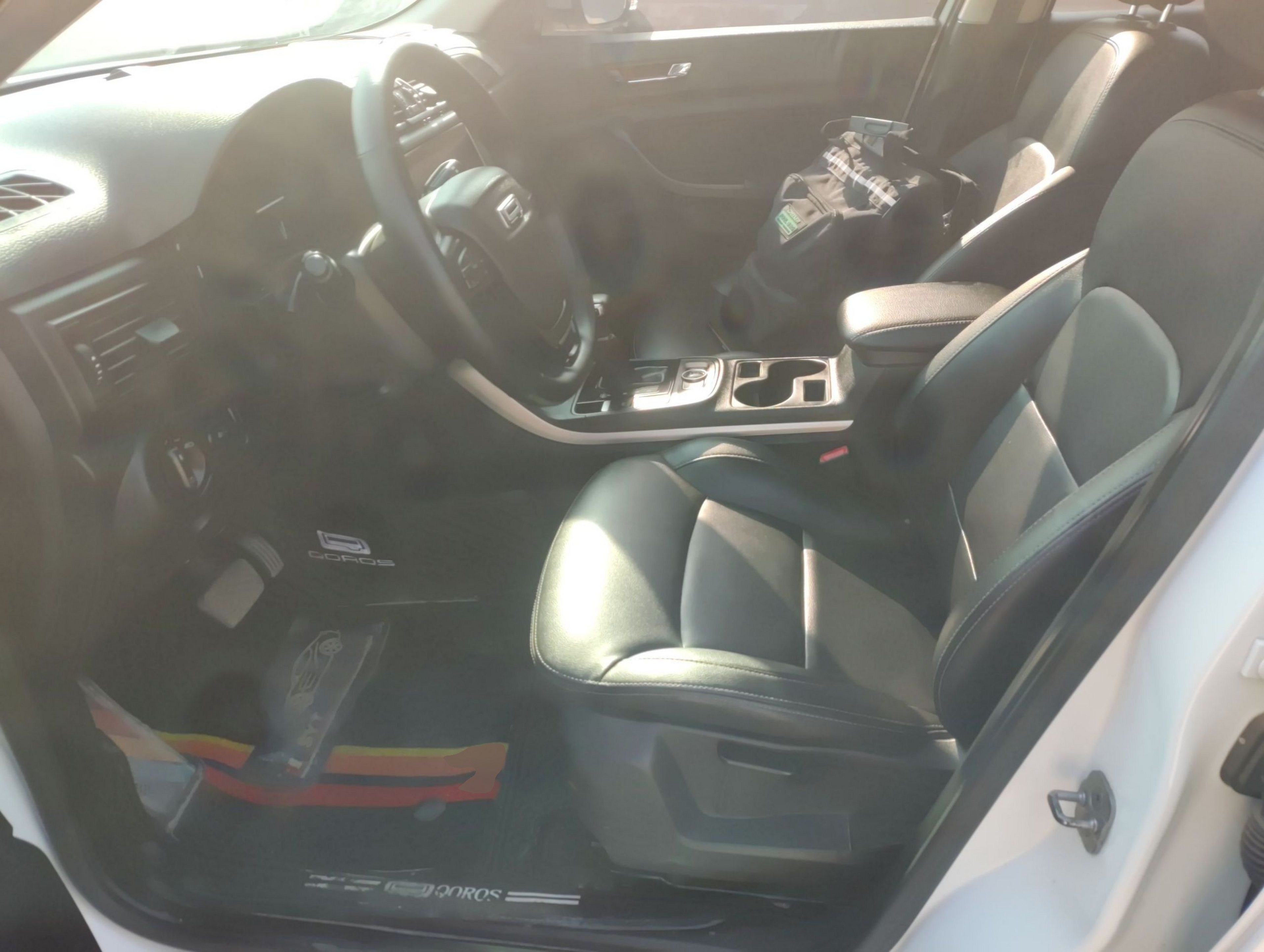 Переднее сиденье в автомобиле