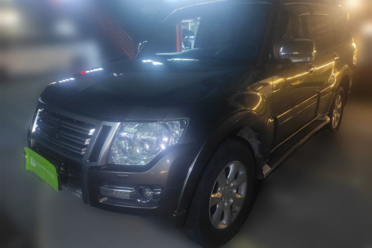 Used Mitsubishi Pajero (Import) 2016 3.0L Automatic Luxury Version China V Standard