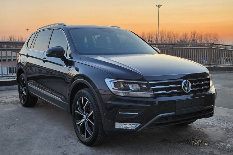 Used Volkswagen Tiguan L 2019 Revised 330TSI Automatic Two-Wheel Drive Smart & Luxury Edition China VI Standard