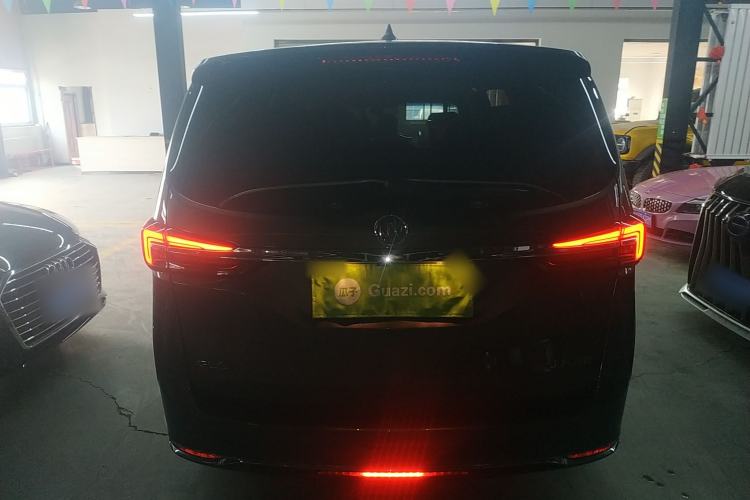 Used Buick GL8 2023 Land Executive Class Smart Enjoyment Model
