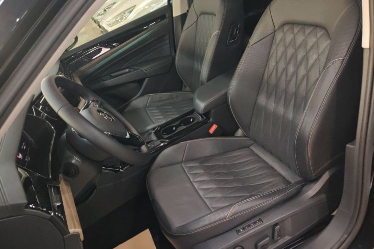 Used Volkswagen Passat 2020 330TSI Luxury Edition China VI