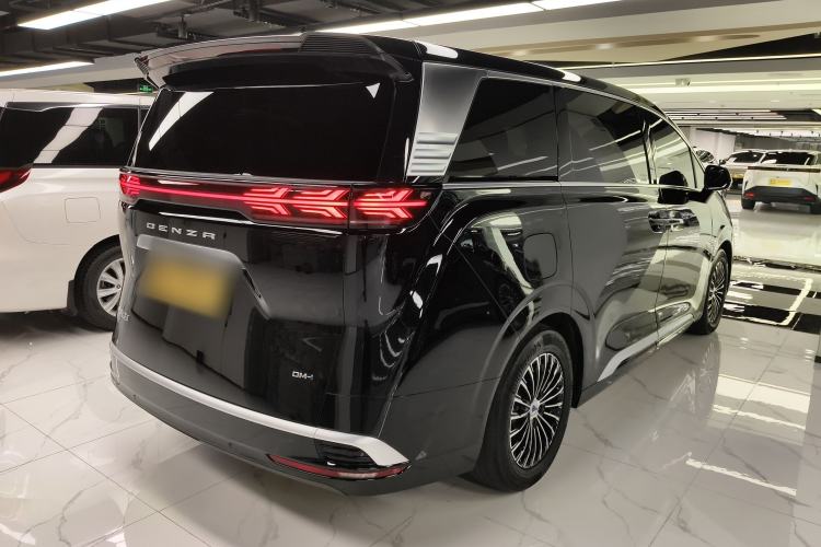 Used Denza D9 2024 DM-i 980 Four-Wheel Drive Prestige Model
