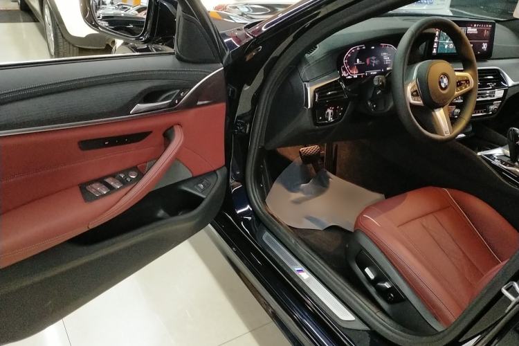 Used BMW 5 Series 2022 Restyled 530Li Leading Edition M Sport Package
