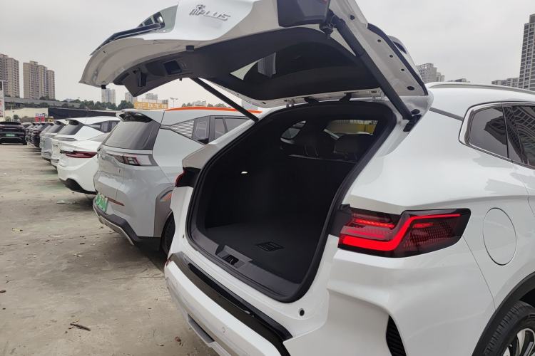 Used BYD Song PLUS New Energy 2025 EV Intelligent Driving Version 520km Premium Model
