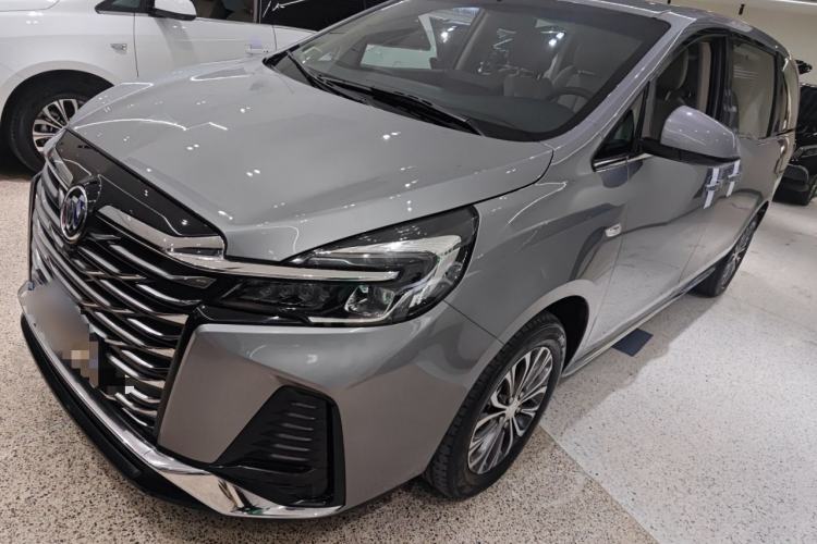 Used Buick GL8 2023 Land Executive Class Comfort Model
