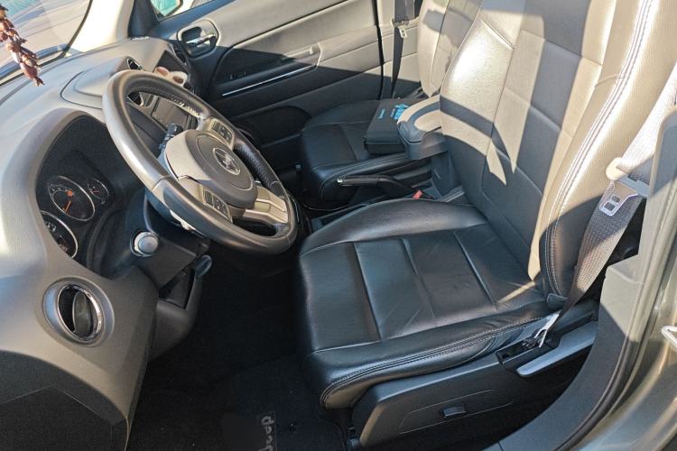 Used  Patriot 2014 2.4L Luxury Navigation Edition
