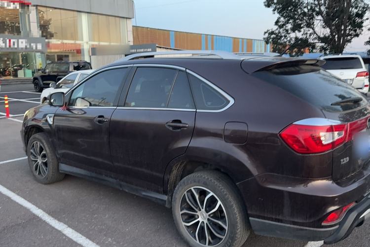 Used BYD S7 2015 2.0T Automatic Prestige Model
