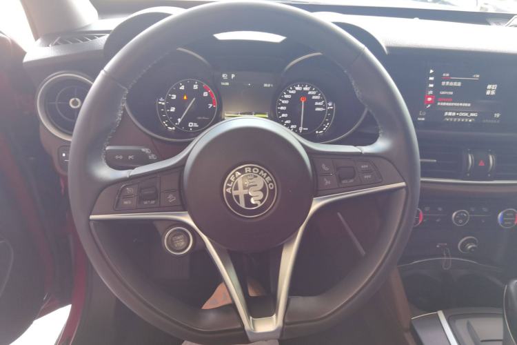 Used Alfa Romeo Stelvio 2017 2.0T 200HP Luxury Edition