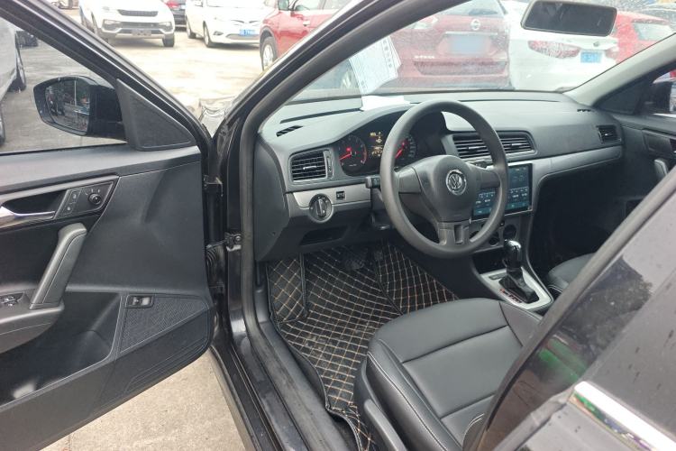 Used Volkswagen Lavida 2017 1.6L Automatic Fashion Edition