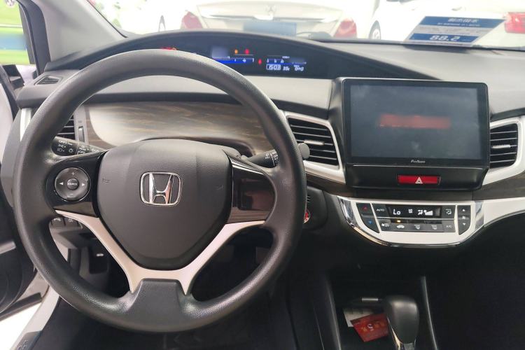 Used Honda Jade 2017 1.8L automatic Comfort version 5 seats
