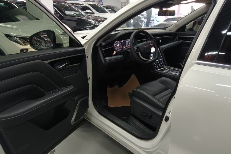 Used Venucia Star 2021 260T Automatic 48V Mild Hybrid Turbocharged Star Achieve Edition
