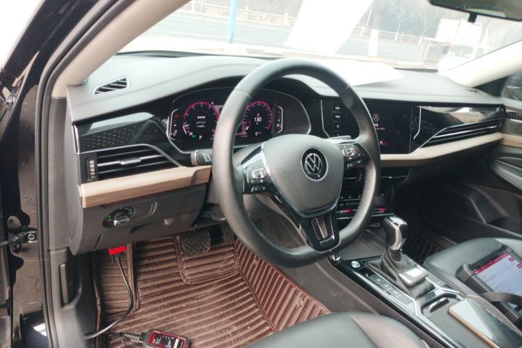 Used Volkswagen Passat 2020 Revised Version 330TSI Luxury Edition China VI Standard
