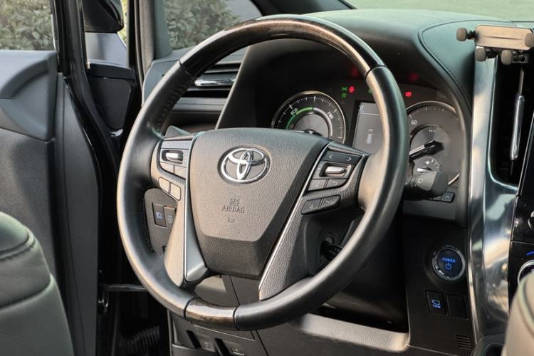 Used Toyota Vellfire 2023 Crown Dual-Engine 2.5L HV Prestige Edition
