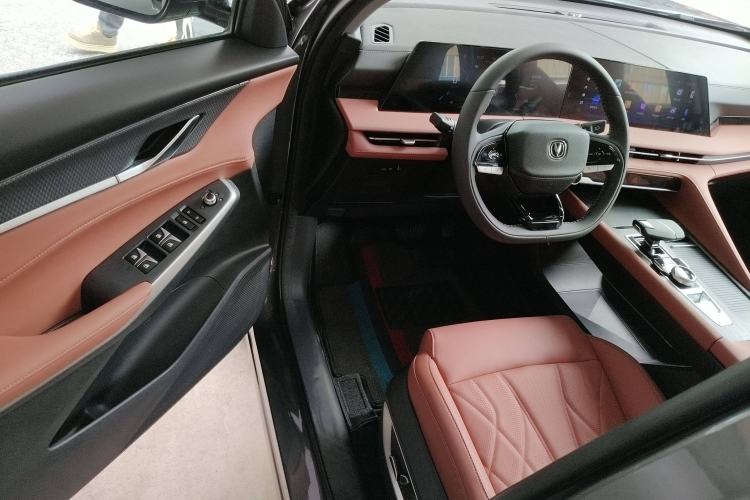 Used Changan CS75 PLUS 2024 3rd Generation Champion Edition 1.5T Intelligent Drive Dynamic Model
