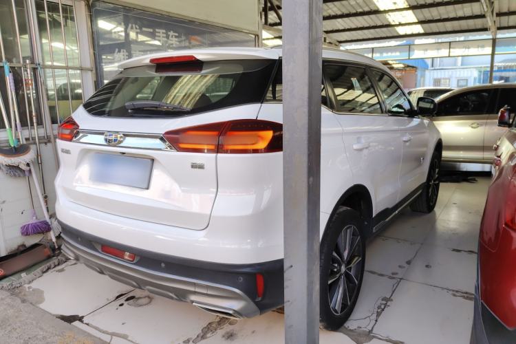 Used Geely Auto Emgrand X7 Sport 2018 1.8TD Automatic Two-Wheel Drive ZhiZun Model with 4G Connectivity
