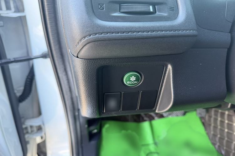 Used Honda Vezel 2017 1.8L CVT Front-Wheel Drive Pioneer Edition