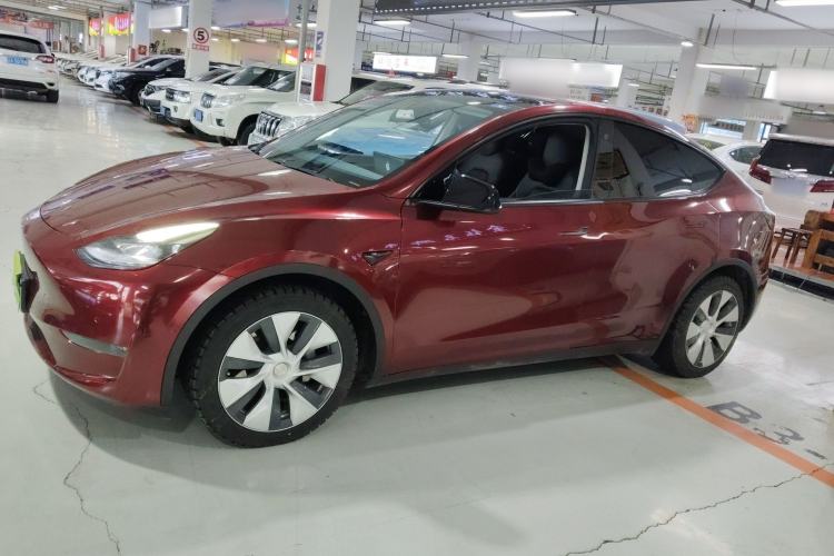 Used Tesla Model Y 2021 Long-Range All-Wheel-Drive Version